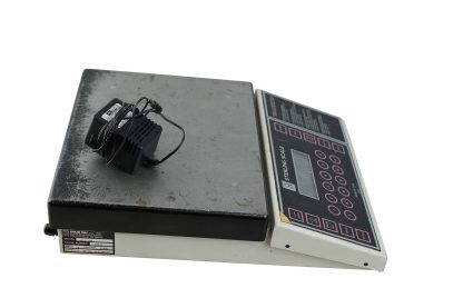 Sterling Model 825 50-lb. Capacity Benchtop Digital Counting Scale EMH220 - Image 4