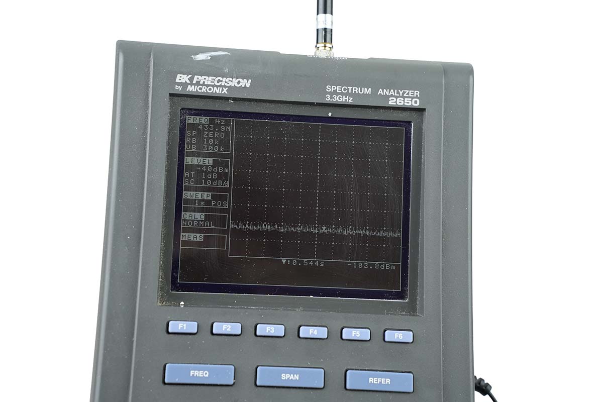 BK PRECISION MODEL 2850 3.3 GHZ SPECTRUM ANALYZER WITH CASE BK PRECISION MODEL 2850 3.3 GHZ SPECTRUM ANALYZER WITH CASE