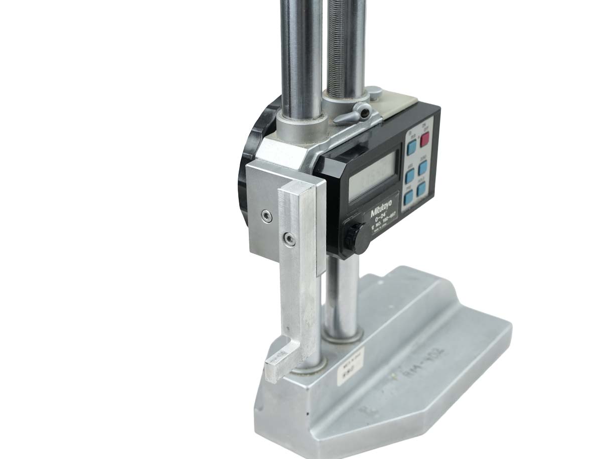 MITUTOYO MODEL 192-657 24" DIGITAL HEIGHT GAGE MITUTOYO MODEL 192-657 24" DIGITAL HEIGHT GAGE