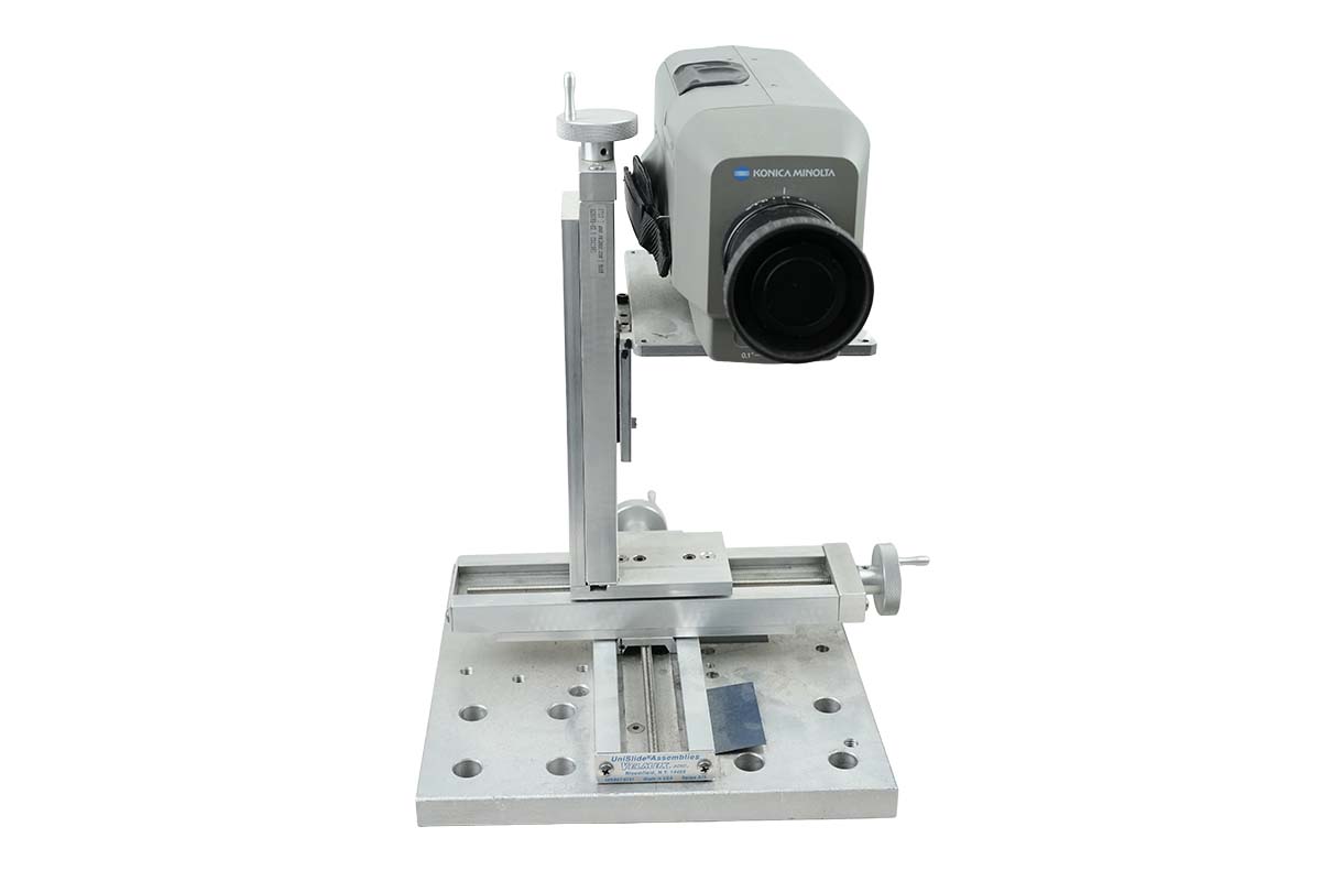 KONICA MINOLTA MODEL CS-200 CHROMA METER MOUNTED ON ALUMINUM 2 AXIS STAGE KONICA MINOLTA MODEL CS-200