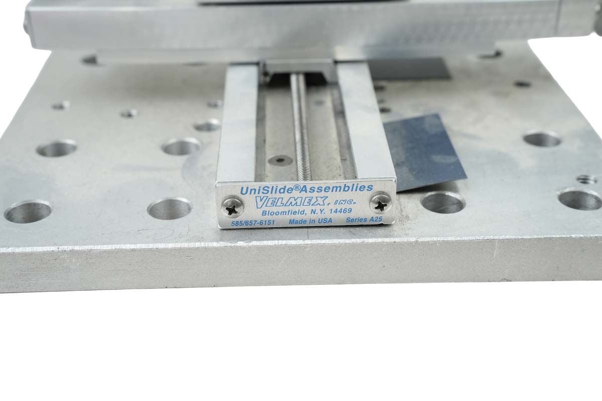 KONICA MINOLTA MODEL CS-200 CHROMA METER MOUNTED ON ALUMINUM 2 AXIS STAGE KONICA MINOLTA MODEL CS-200