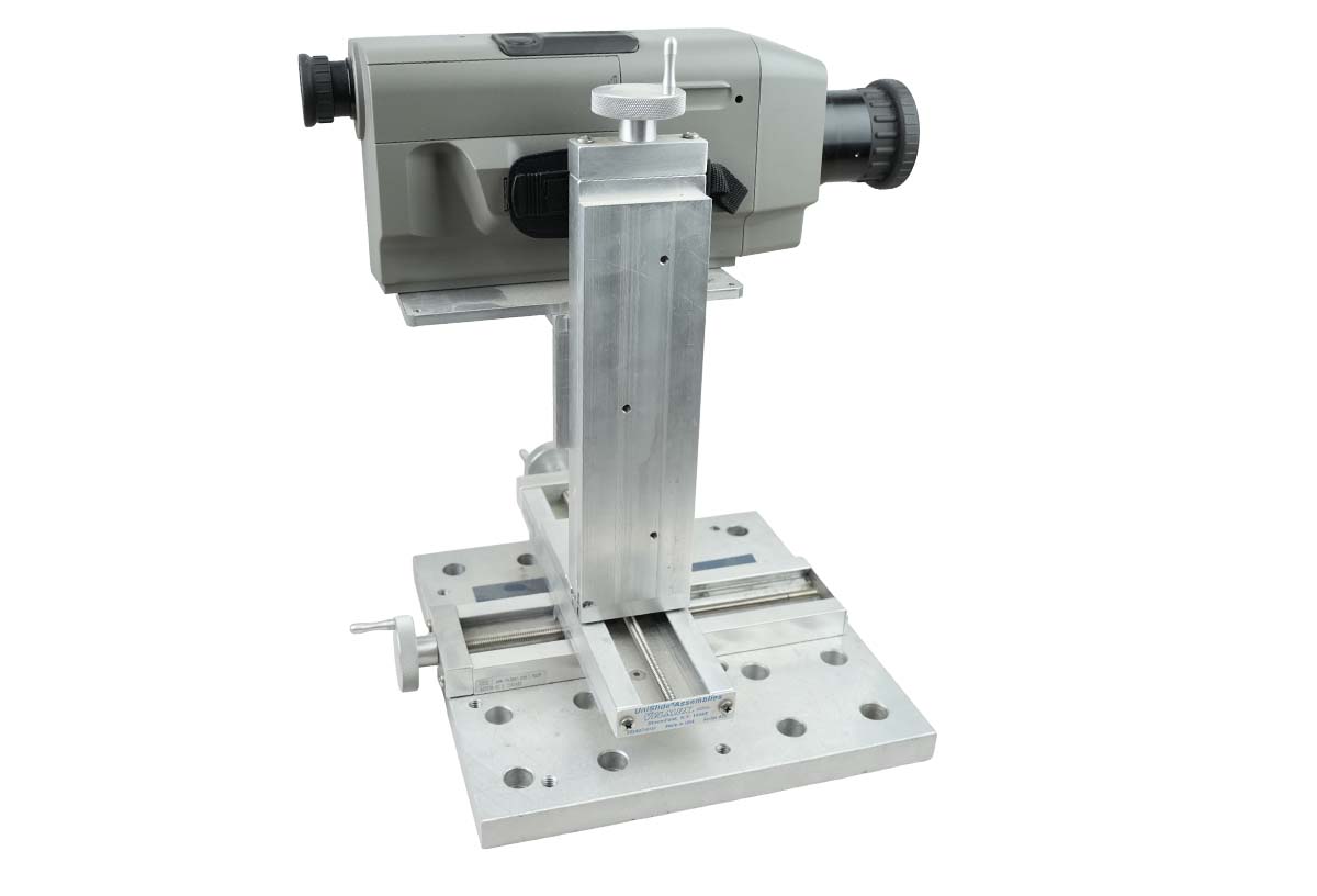 KONICA MINOLTA MODEL CS-200 CHROMA METER MOUNTED ON ALUMINUM 2 AXIS STAGE KONICA MINOLTA MODEL CS-200