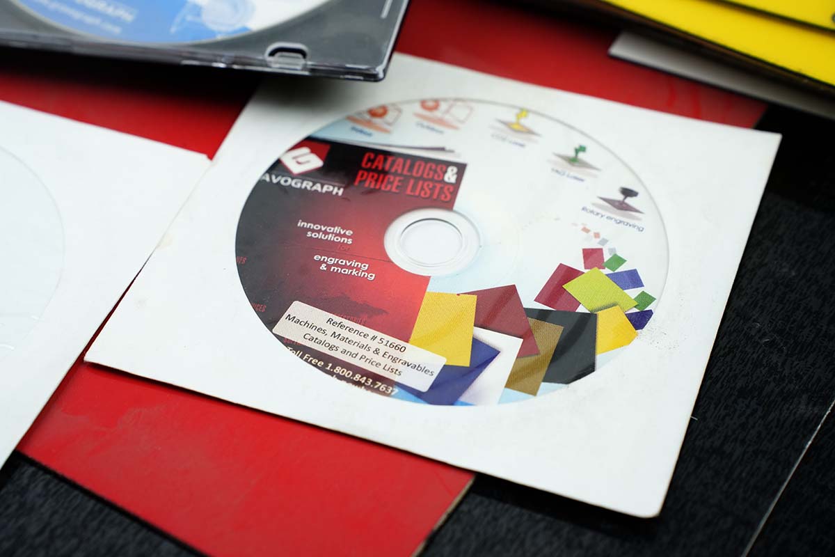 Gravograph M40 Engraver with quick click software and accessories Gravograph M40 Engraver with quick click software and accessories - Image 3