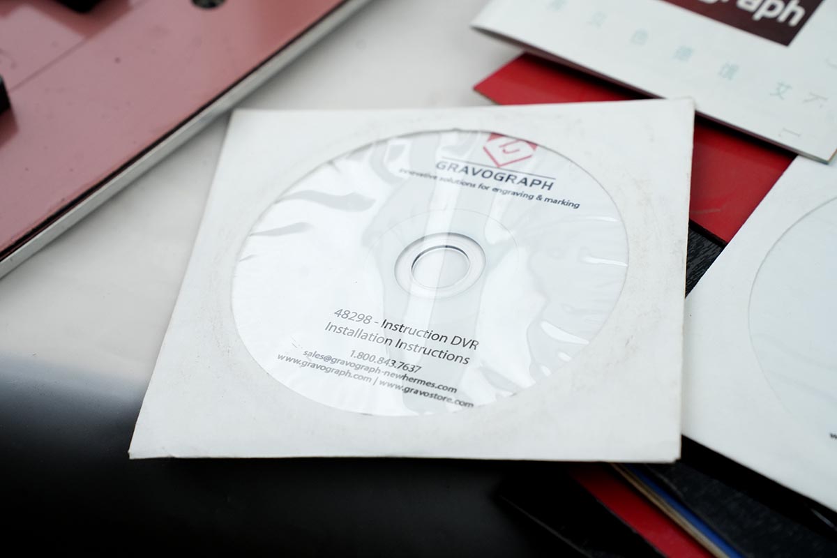 Gravograph M40 Engraver with quick click software and accessories Gravograph M40 Engraver with quick click software and accessories - Image 5