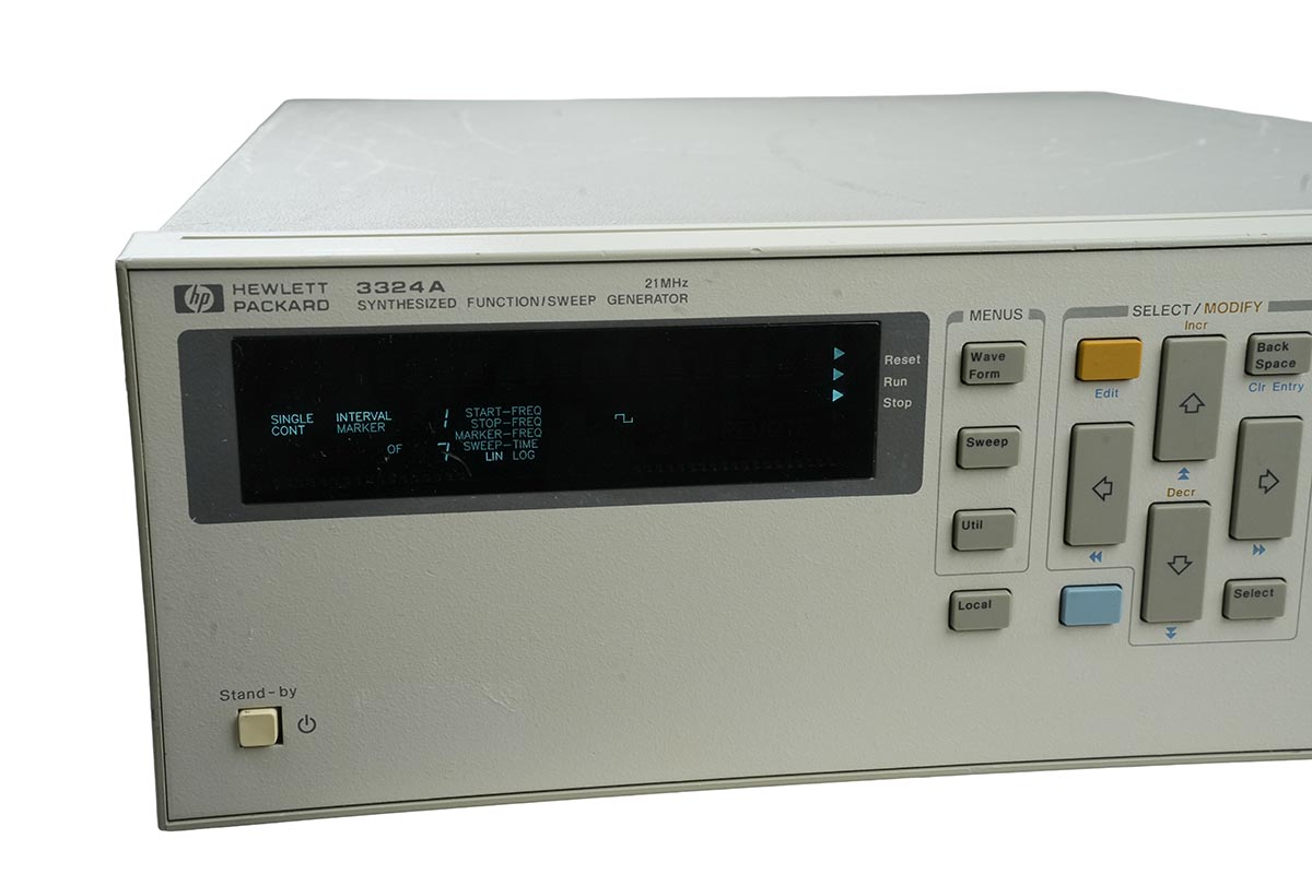 Hewlett Packard Synthesized Function/sweep Generator 21mhz 3324a Hewlett Packard Synthesized Function/sweep Generator 21mhz 3324a
