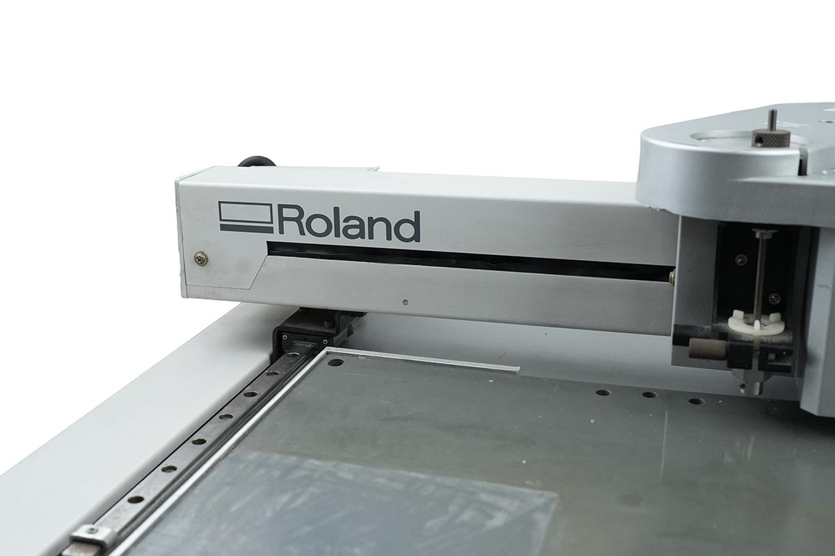 ROLAND EGX-30A DESKTOP ENGRAVER ROLAND EGX-30A DESKTOP ENGRAVER