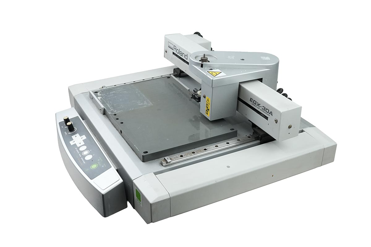 ROLAND EGX-30A DESKTOP ENGRAVER ROLAND EGX-30A DESKTOP ENGRAVER