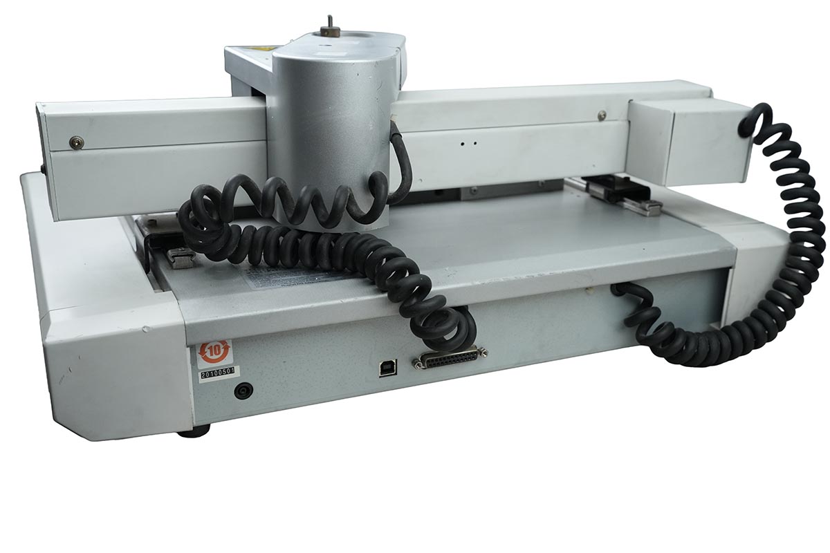 ROLAND EGX-30A DESKTOP ENGRAVER ROLAND EGX-30A DESKTOP ENGRAVER