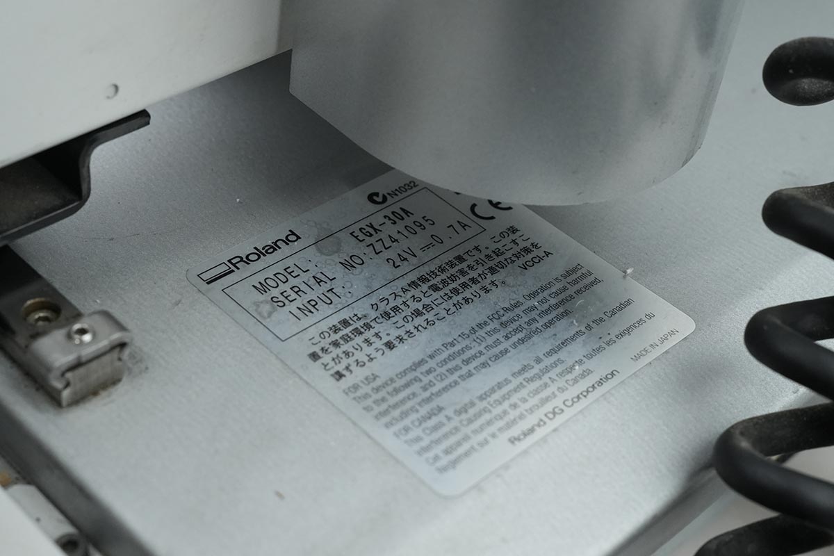 ROLAND EGX-30A DESKTOP ENGRAVER ROLAND EGX-30A DESKTOP ENGRAVER