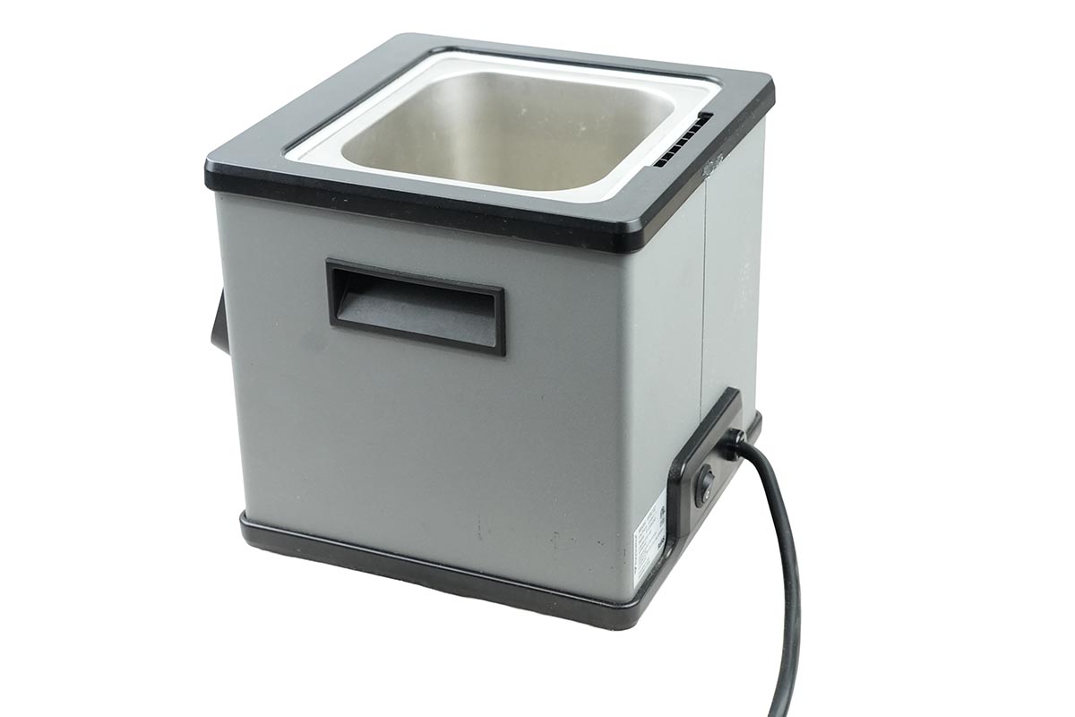 PolyScience WBE02 Digital General Purpose Water Bath (2L) PolyScience WBE02 Digital General Purpose Water Bath (2L)