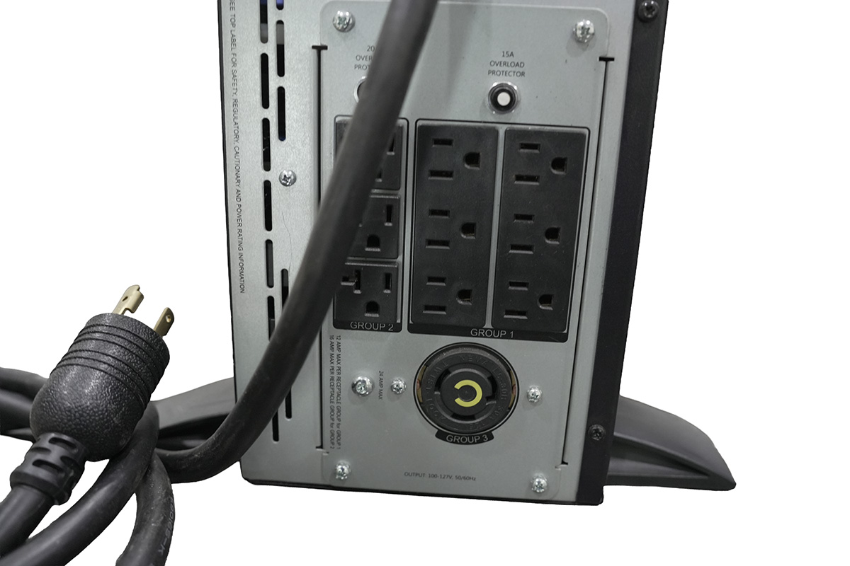APC Smart-UPS X3000 SMX3000LV 3000VA 2700W Rack/Tower UPS Battery Backup 120V APC Smart-UPS X3000 SMX3000LV 3000VA 2700W Rack/Tower UPS Battery Backup 120V