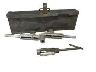 Vintage Pilot Manufacturing Company Field Pipe Machining Tool / Field Lathe with Original Case, Accessories & Instructions